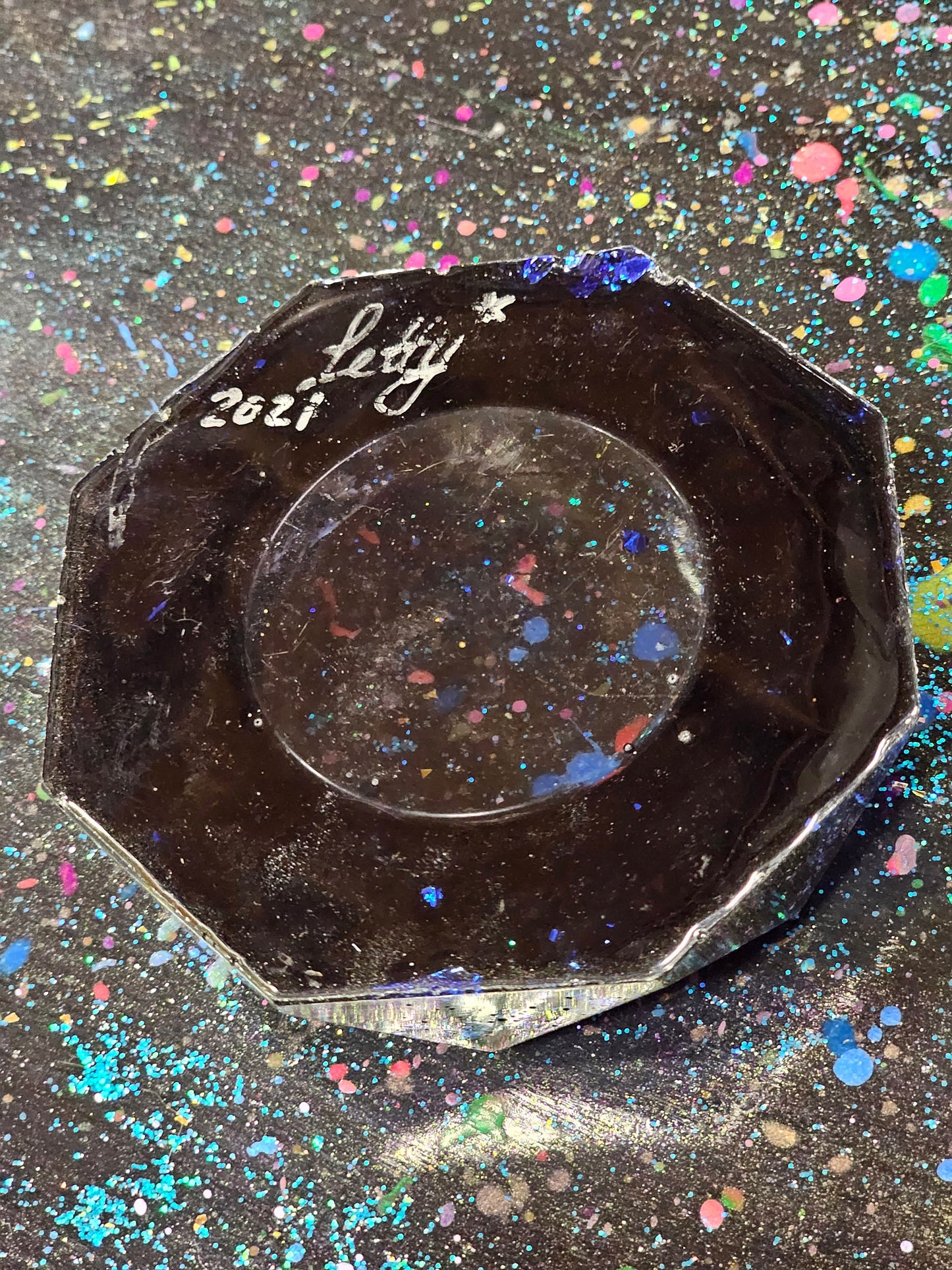 Black Epoxy Ashtray With Blue Foil Metal Flake